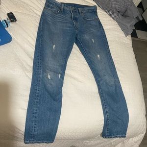 Levi’s Slightly Distressed Ankle Cut Jean